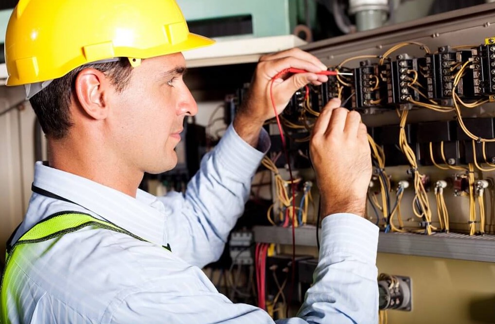 Electrician training course